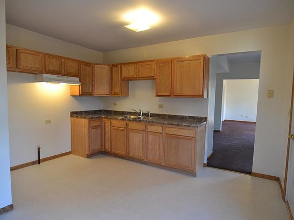 4th image of 109 Linden Ave