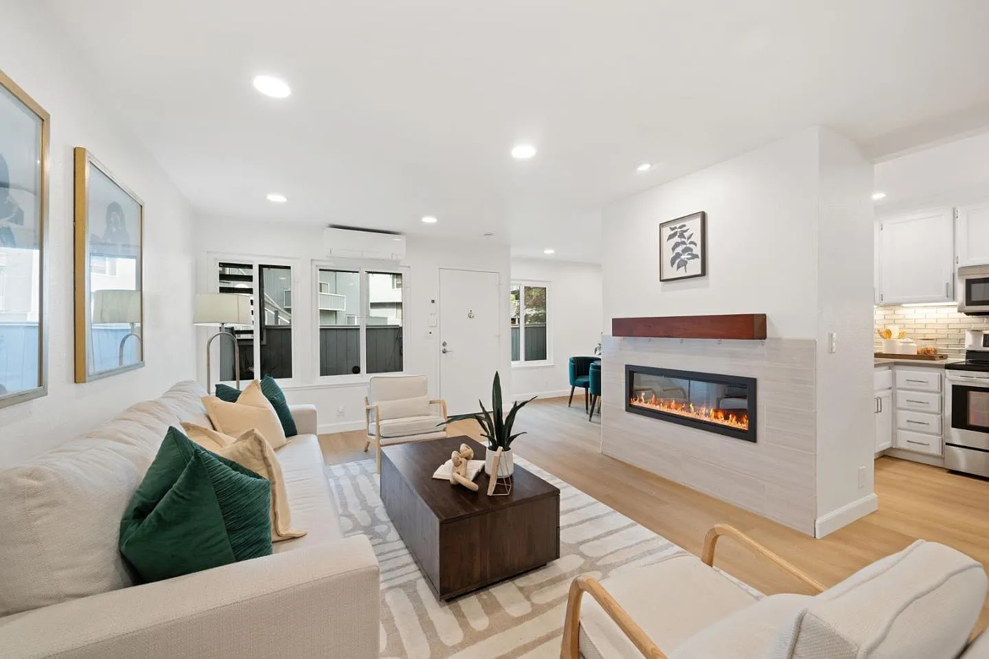 932 La Barbera Dr photo 1