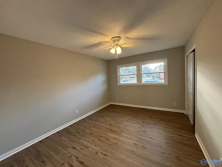 11209 Maplecrest Dr SE — Photo 15