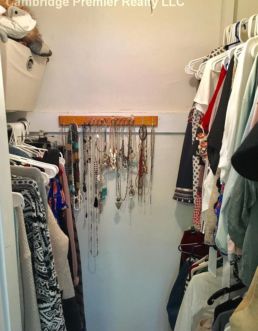 2 bed, 972 sqft, $3,600 — Photo 2