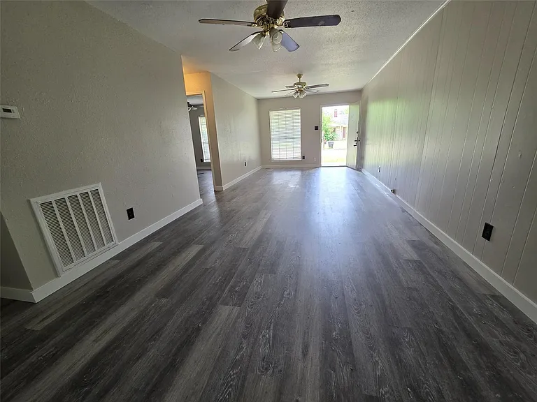 12740 Shannon Hills Dr — Photo 5