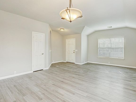 3rd image of 1104 Olympic Dr