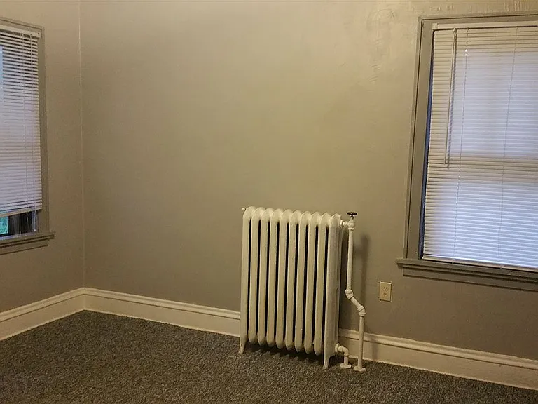 932 Emerald St #1B — Photo 13