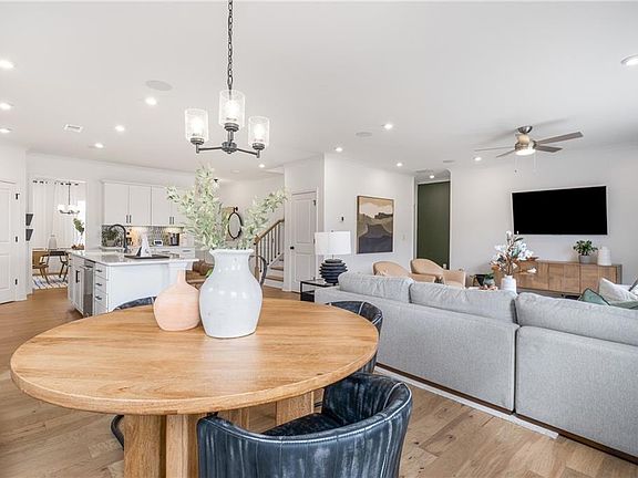 7th image of this home
