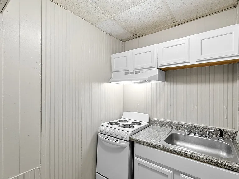 McCormic II Apartments — Photo 14