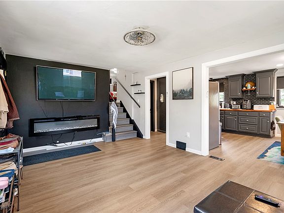 4th image of 115 Rene Dr