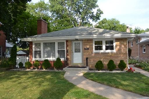 1st image of 7927 N Kilbourn Ave
