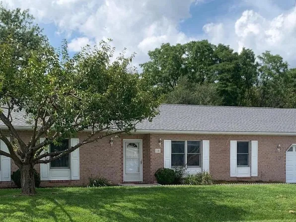 15 Plantation Dr, Hagerstown, MD 21740