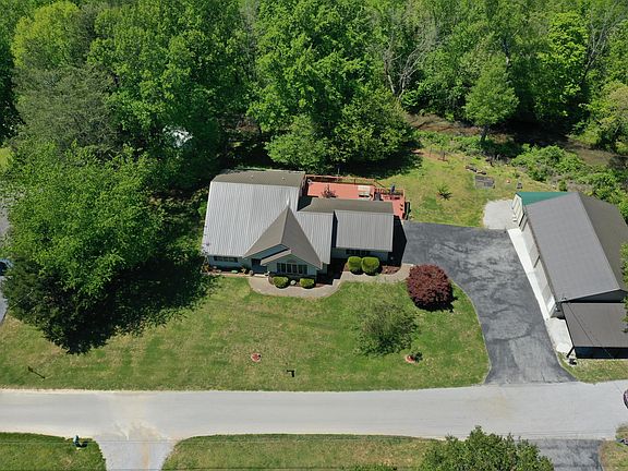 2nd image of 69 Country Meadow Ln