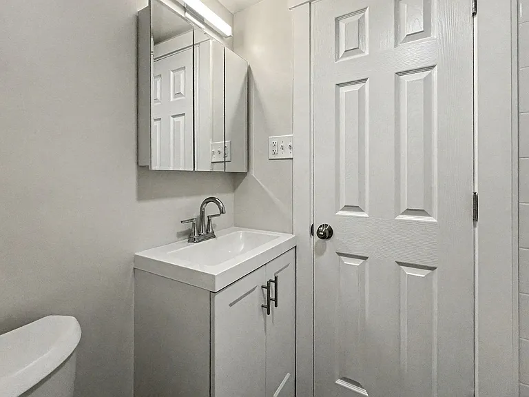 8 Midland Rd — Photo 12