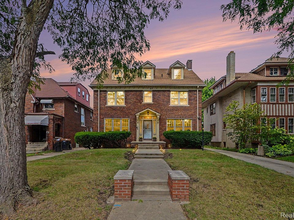 1st image of 1646 Chicago Blvd