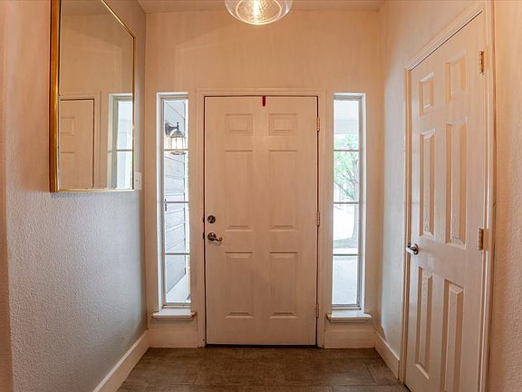 5th image of 1611 Goodwin Dr