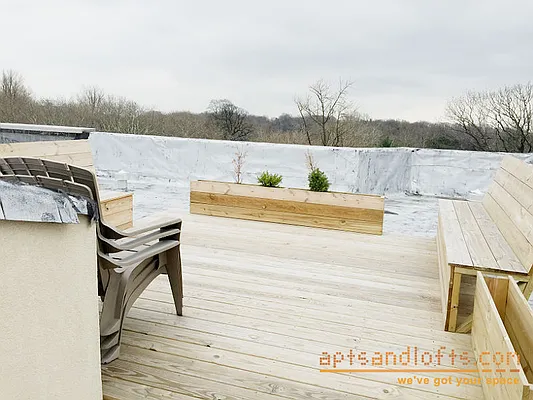 Rented by aptsandlofts.com | media 10