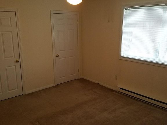 Master w/ 2 closets