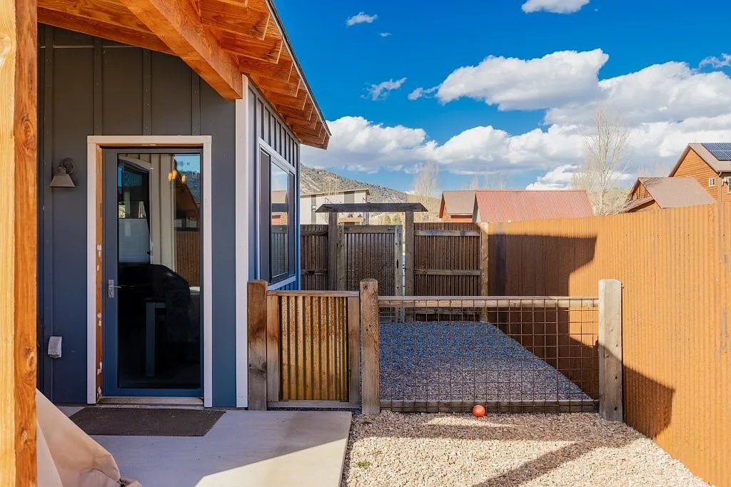 3 bed, 1715 sqft, $3,600 — Photo 4