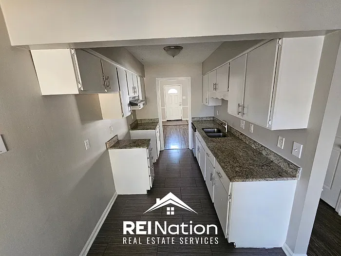 3 bed, 2.0 bath, 1427 sqft, $1,595 — Photo 4