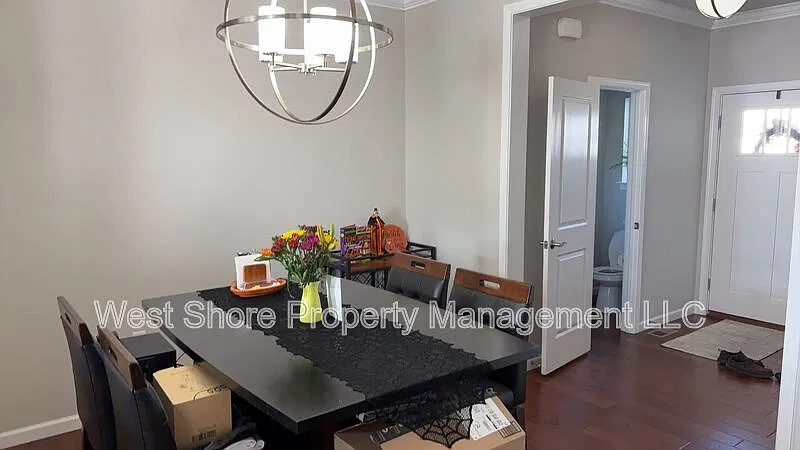 3 bed, 2.5 bath, 2113 sqft, $2,465 — Photo 4