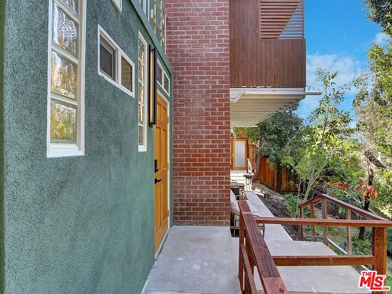 6921 Paseo Del Serra #1/2 — Photo 14