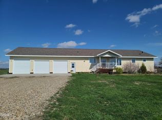 6441 52nd St NE, Bismarck, ND 58503
