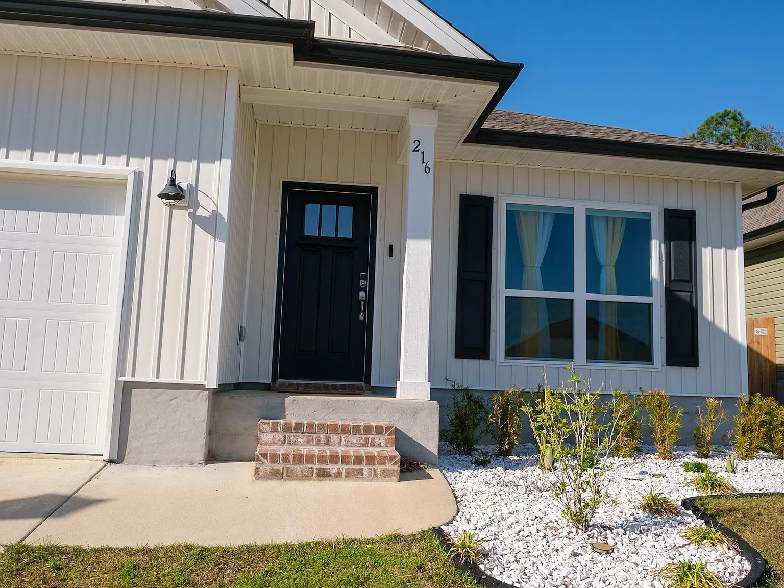 4 bed, 2117 sqft, $2,650 — Photo 2