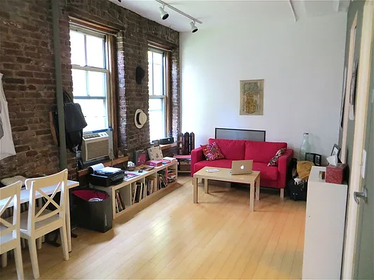 Rented by Performing Assets Corp | media 11