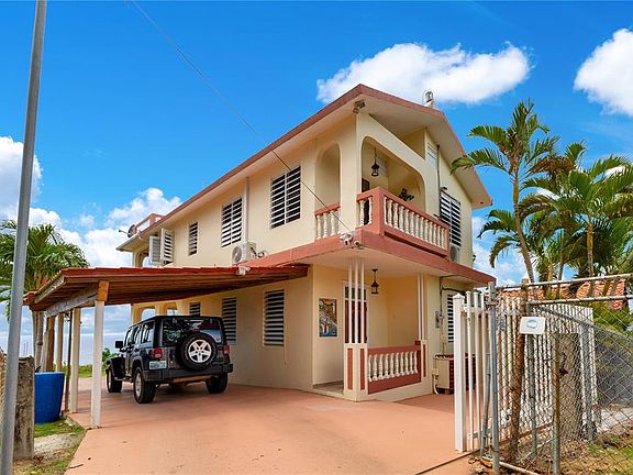 3rd image of Km 1.0 Int Carr 413 Camino Martillo