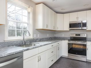 256 Fowler Rd, Cape Elizabeth, ME 04107