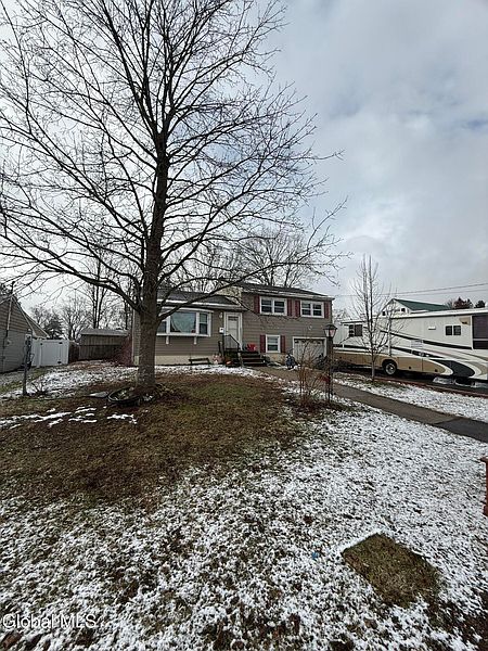 2nd image of 6 Carleton Court