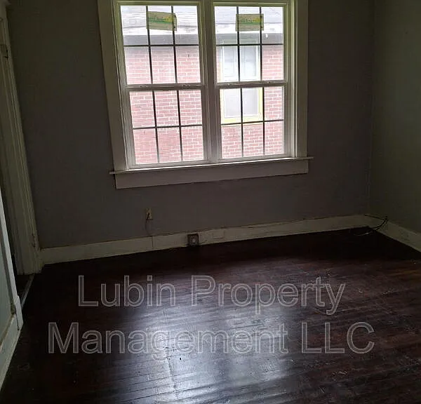 831 Kerr Ave — Photo 2