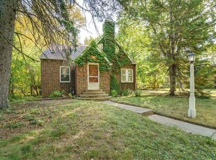 2570 Snelling Curv, Roseville, MN 55113