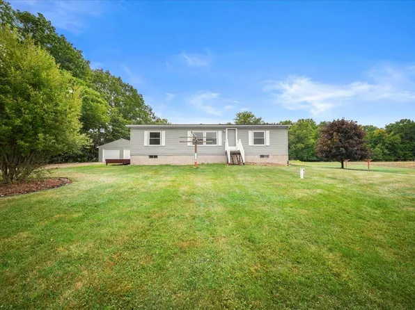 8555 W Pratt Rd, Saint Johns, MI 48879