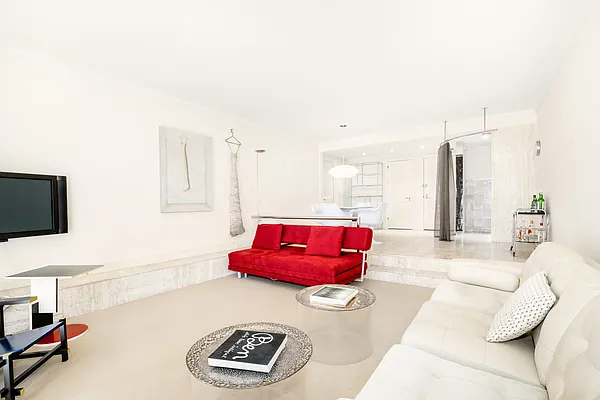 Sold by Compass | media 3