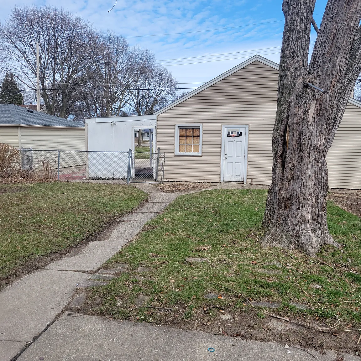 4684 N 70th St photo 1