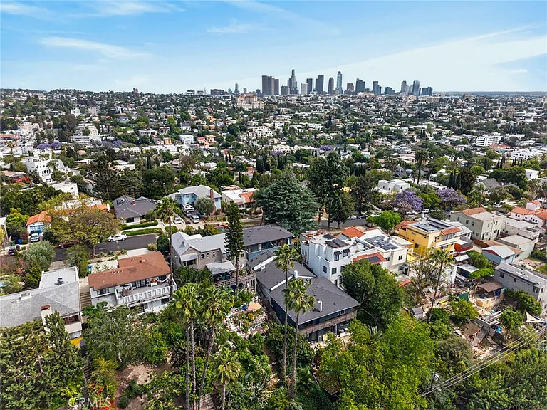 901 Micheltorena St — Photo 39