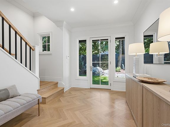 5th image of 83 Orchard Avenue