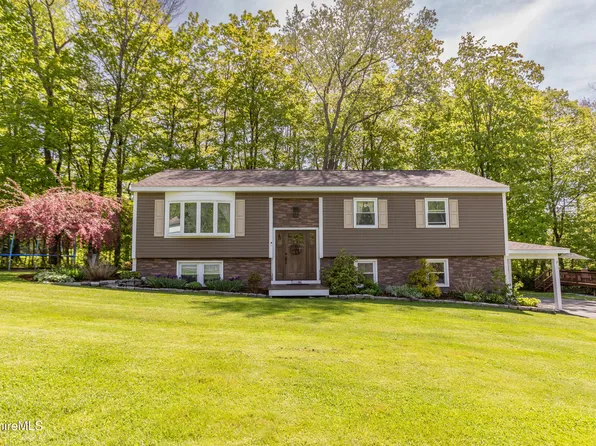 818 Partridge Rd, Lanesborough, MA 01237