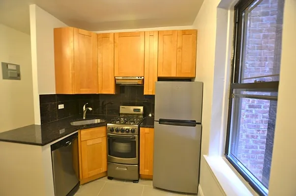 Rented by Citi Habitats | media 32