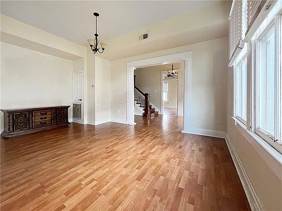 5th image of 2339 Valmont St