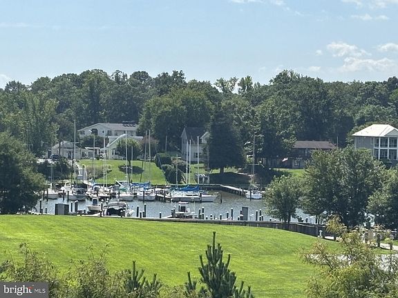 5th image of 594 Hopkins Landing Dr