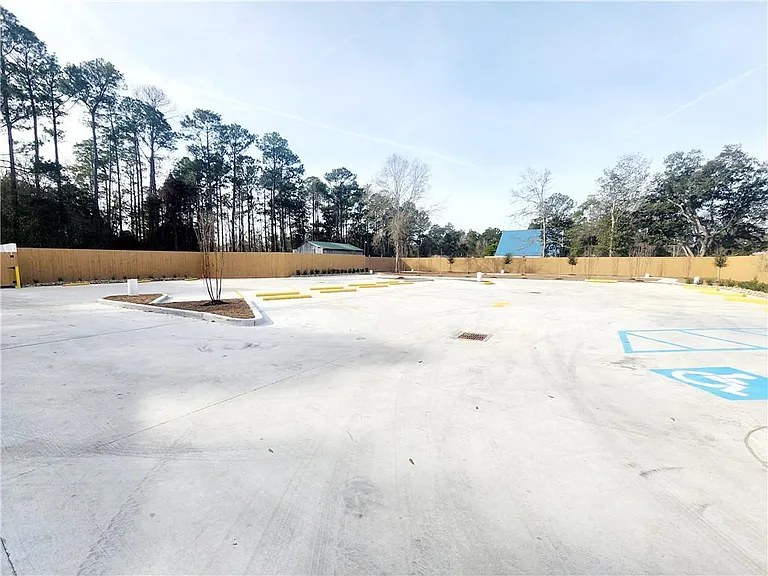 141 Hoover Dr #105 — Photo 6