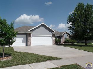 4516 SW Misty Harbor Dr, Topeka, KS 66610