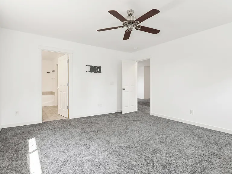 118 202nd Pl SW — Photo 16