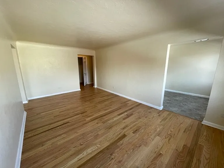 Don Edward Apartments — Photo 9