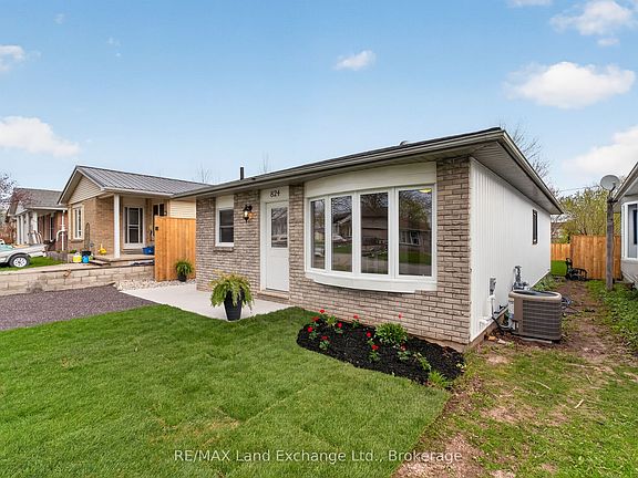 4th image of 824 Andrew Malcolm Dr