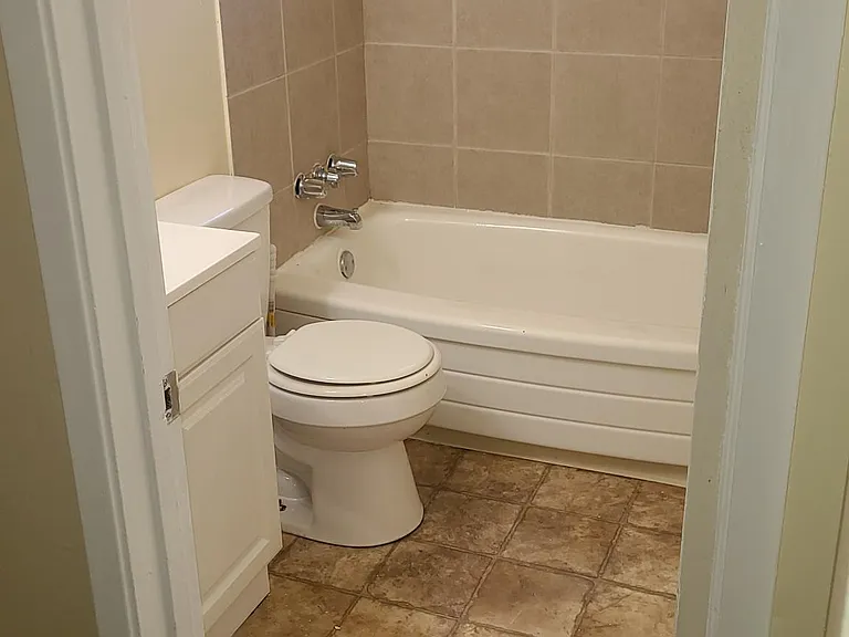 420 Lee St #1 — Photo 6