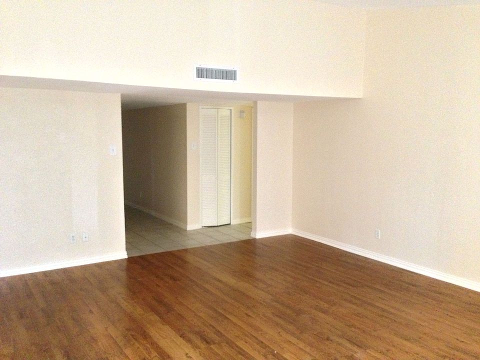 2nd image of 3004 Ravine Trl
