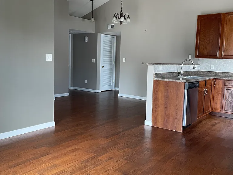 6303 Spring Creek Ln — Photo 15