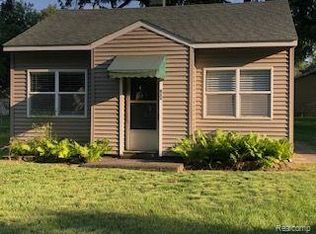 611 Mill St, Fenton, MI 48430