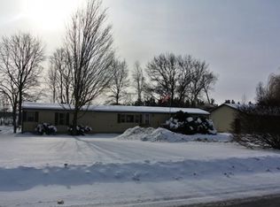 9515 Hopi Ln, Fremont, WI 54940