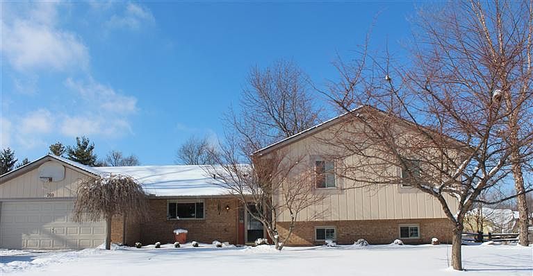 1st image of 203 N Danern Dr